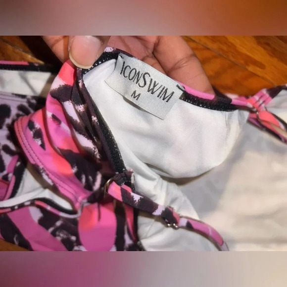 NWOT Icon Swimsuit size Medium - Picture 3 of 4